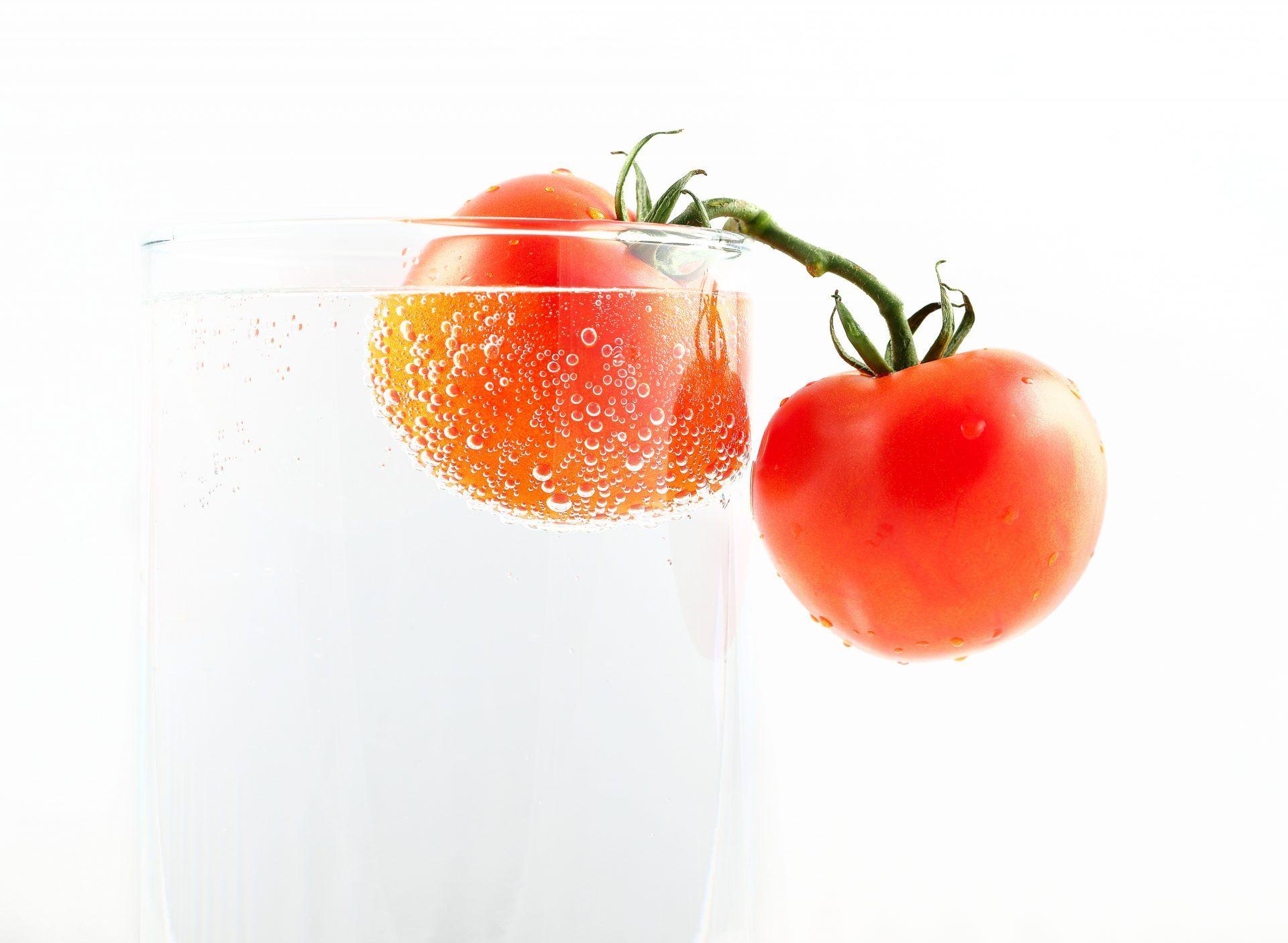 Dlaczego sok pomidorowy dobrze nawadnia?