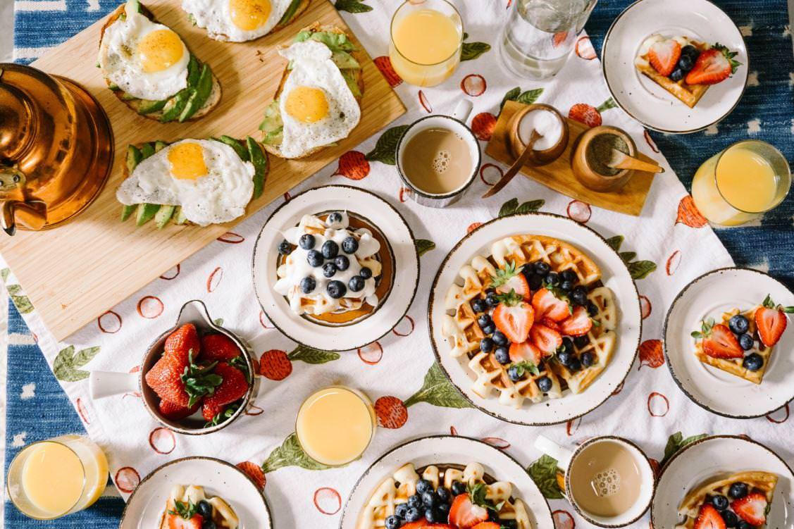 Europejski Dzień Śniadania (24.04)  – dlaczego śniadanie jest ważne i co powinno zawierać, aby dać nam energię na dobry poranek?