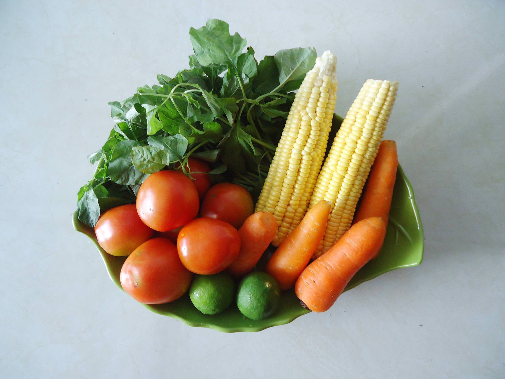 3 proste triki, jak jeść więcej owoców i warzyw