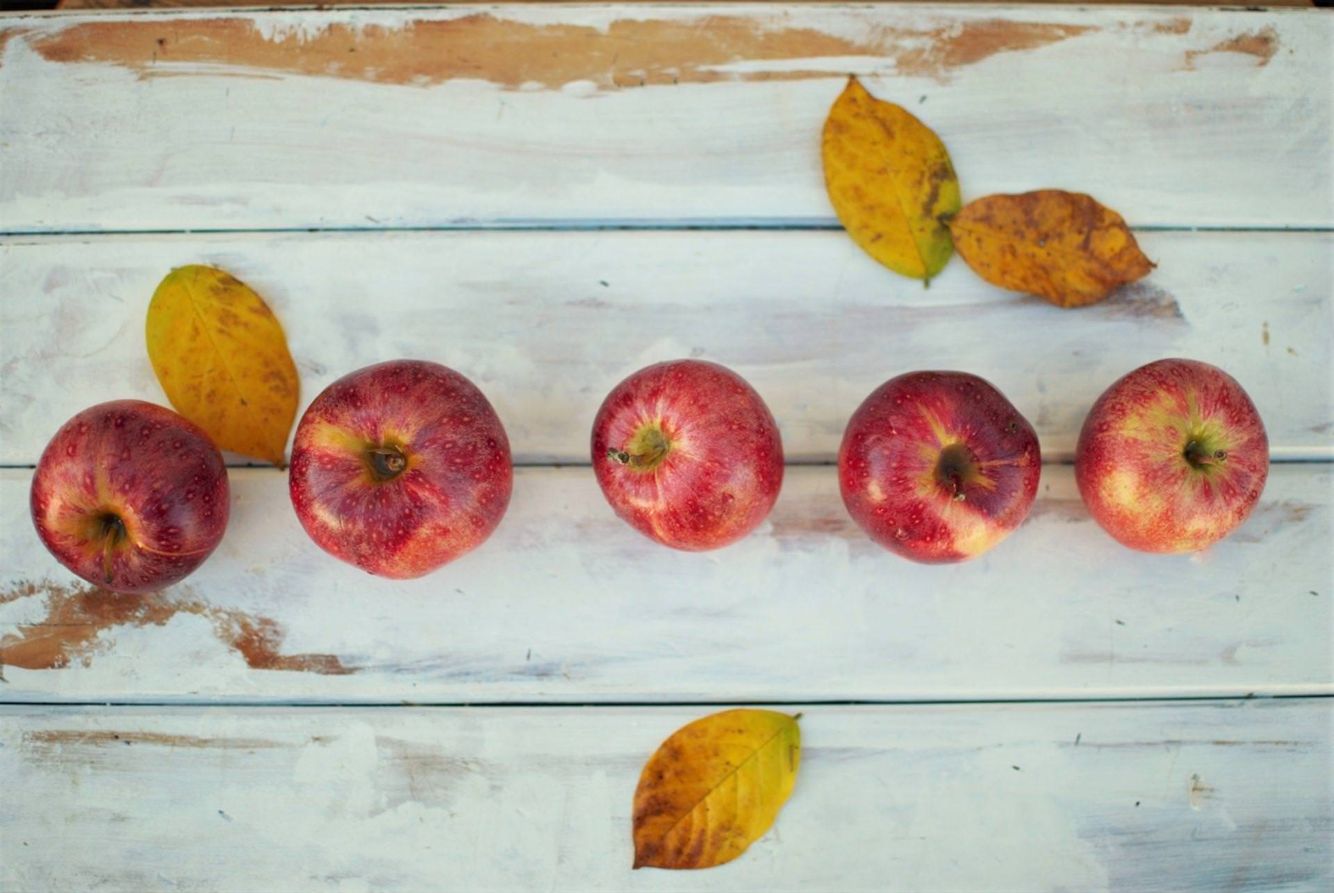 Słodki smak jesieni – przepis na pieczony ryż z polskimi jabłkami